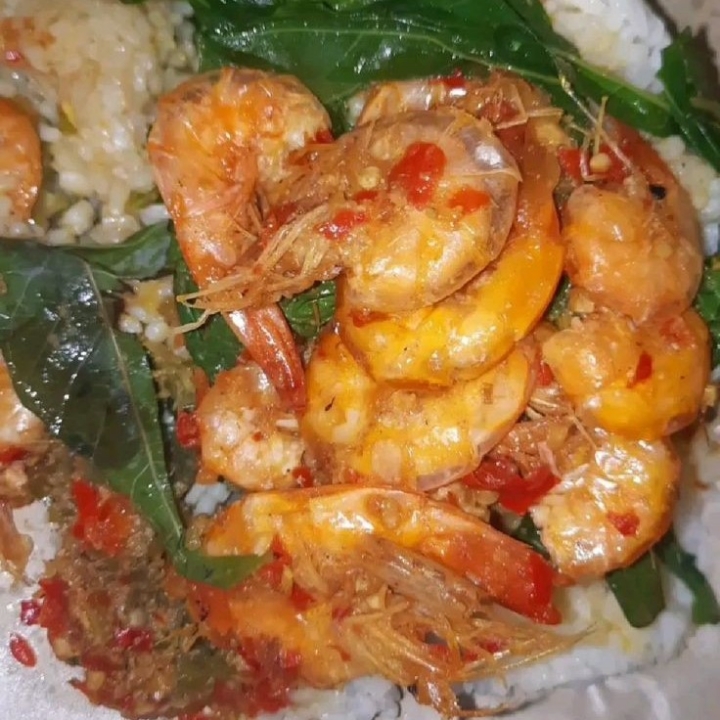 Nasi Bungkus Udang Balado