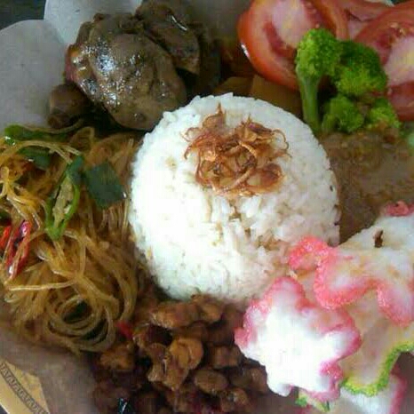 Nasi Campur Ampela