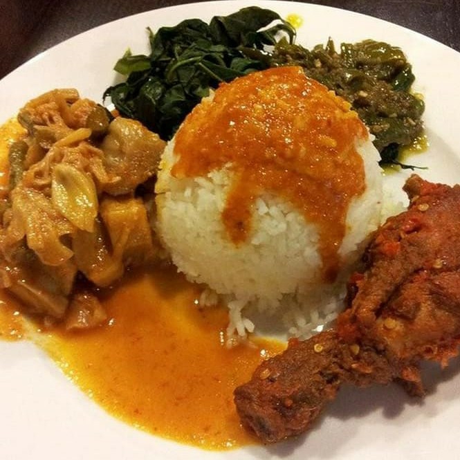 Nasi Campur Ayam 