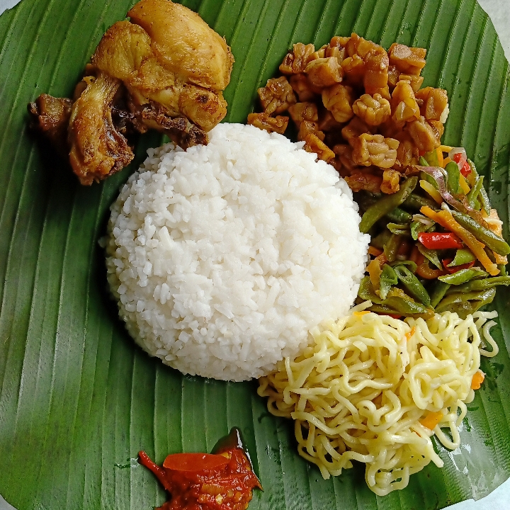 Nasi Campur Ayam