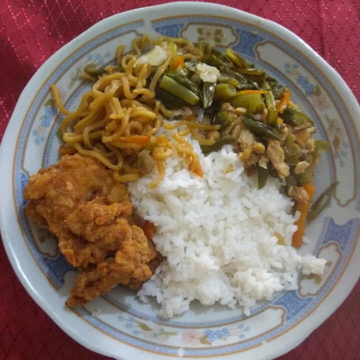 Nasi Campur Ayam