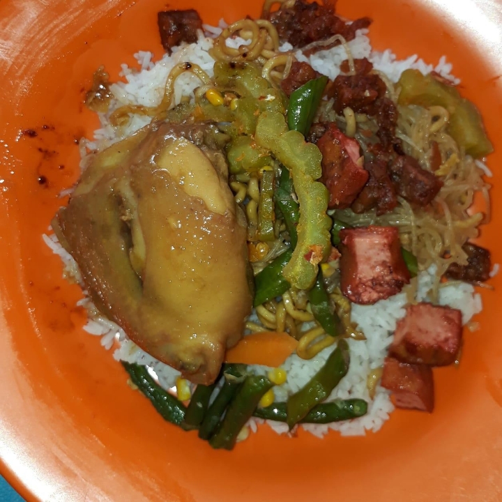 Nasi Campur Ayam Asam Manis