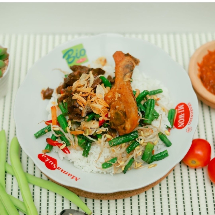 Nasi Campur Ayam Dan Daging 