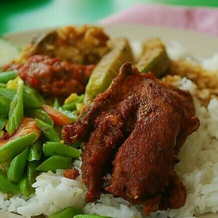Nasi Campur Ayam Goreng