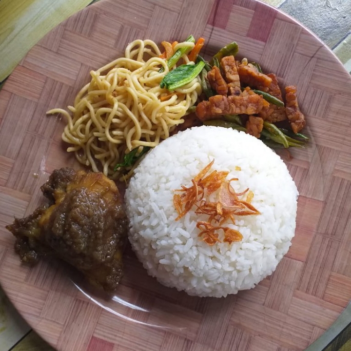 Nasi Campur Ayam Bistik