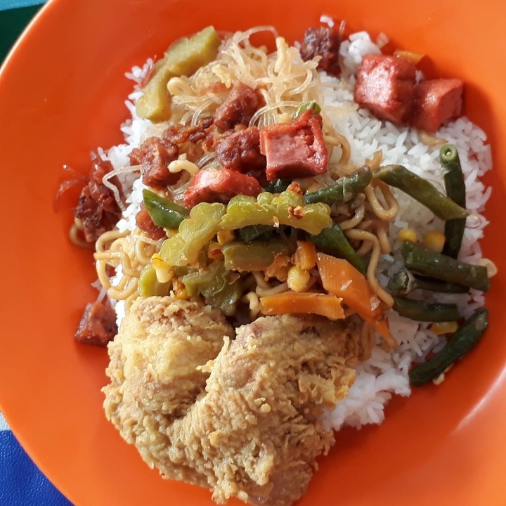 Nasi Campur Ayam Kentucky