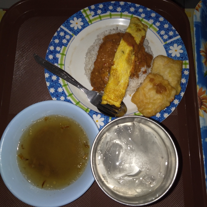 Nasi Campur Telur Dadar Gorengan