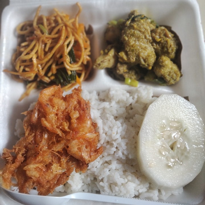 Nasi Cmpur Ayam Rw
