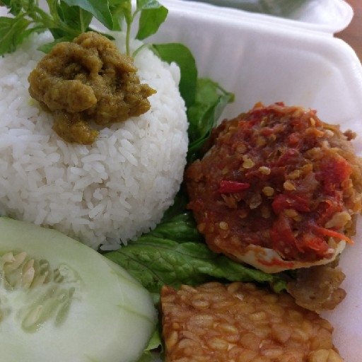 Nasi Geprek Telur Asin Sobo nDolly
