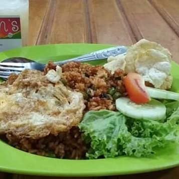 Nasi Goreng Ayam Dan Telur