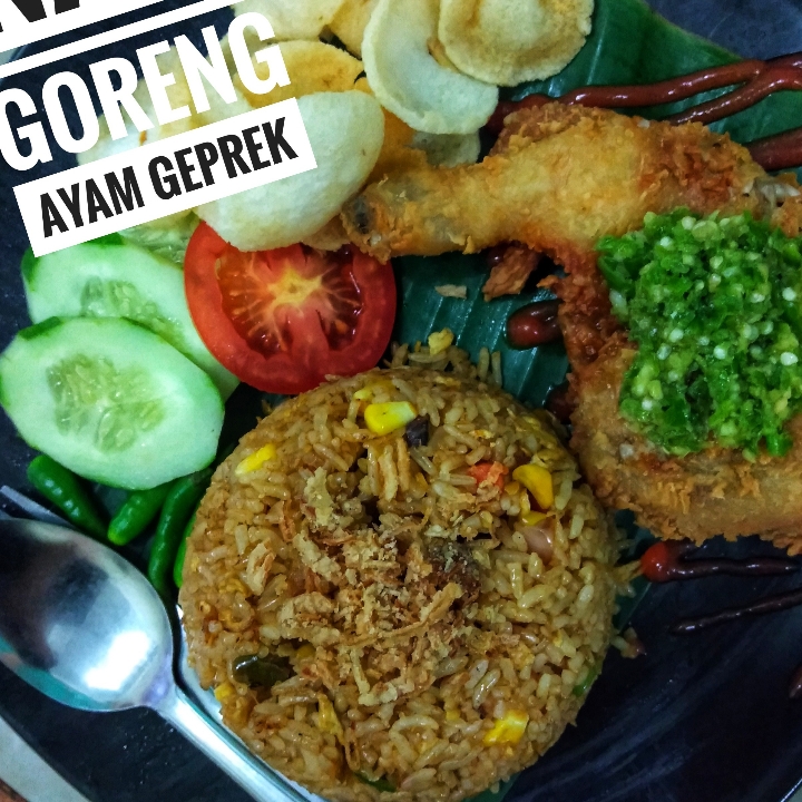 Nasi Goreng Ayam Geprek