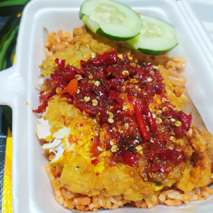 Nasi Goreng Ayam Geprek