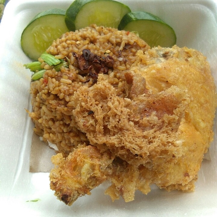 Nasi Goreng Ayam Kremes