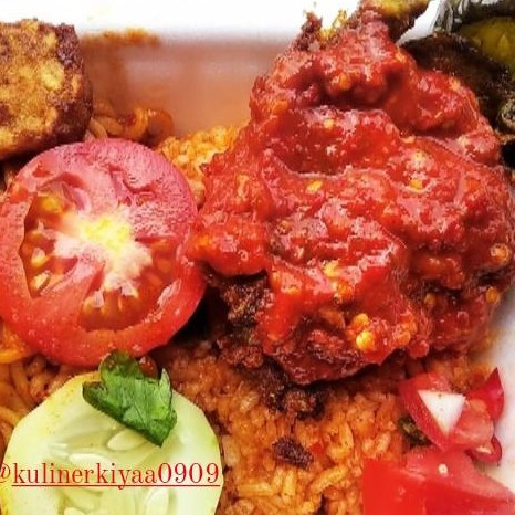 Nasi Goreng Ayam Penyet