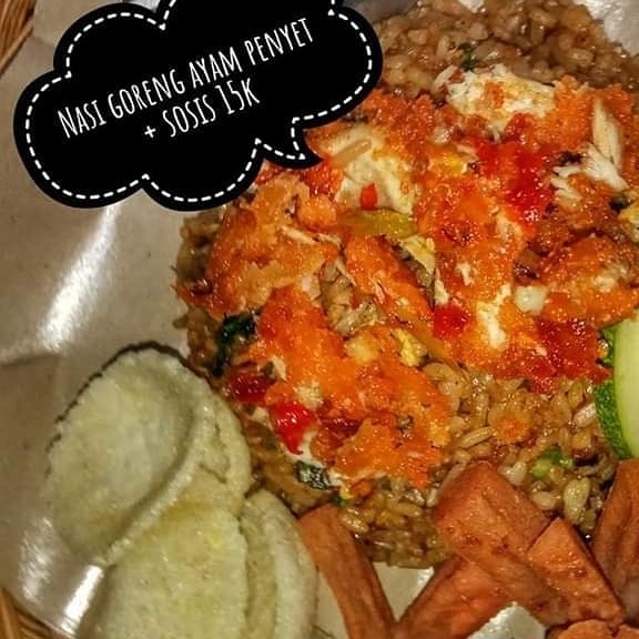 Nasi Goreng Ayam Penyet Sosis