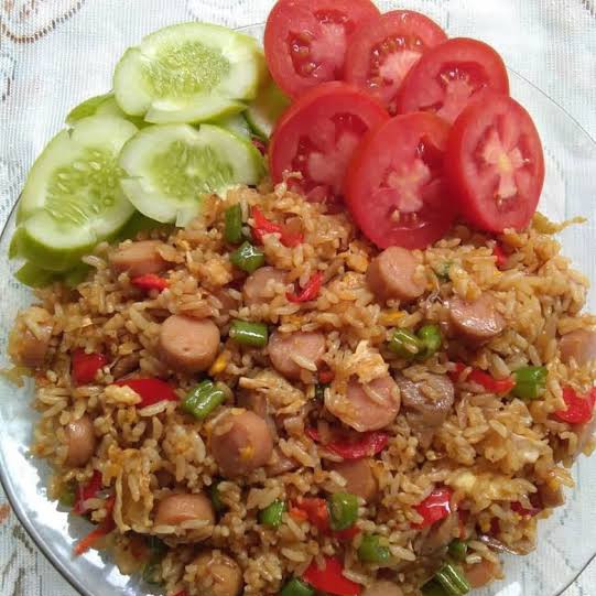 Nasi Goreng Ayam Suwir Sosis Baso