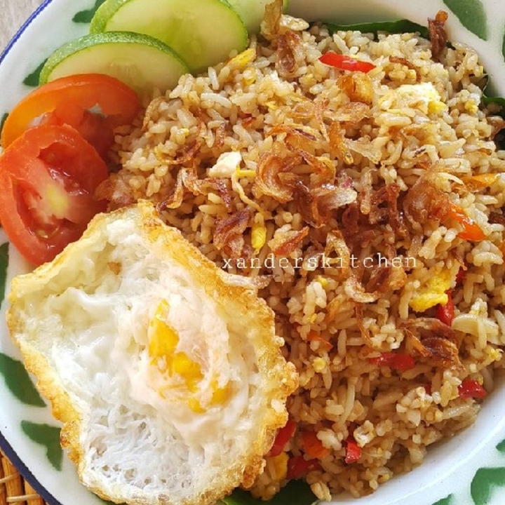 Nasi Goreng Ayam Tambah Telur