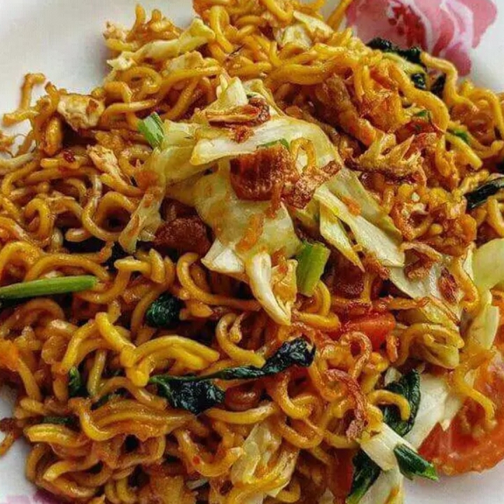 Mie Goreng Komplet