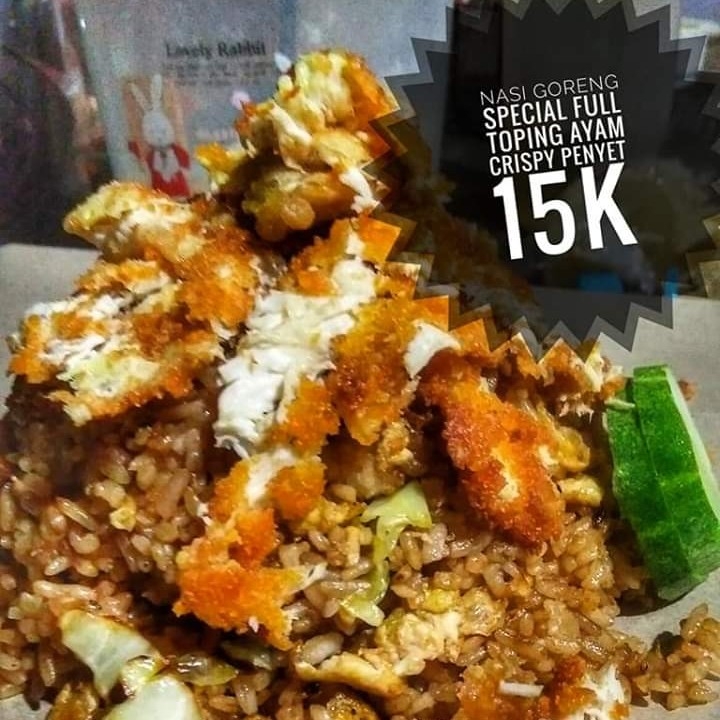 Nasi Goreng Spesial Toping Ayam Crispy Penyet