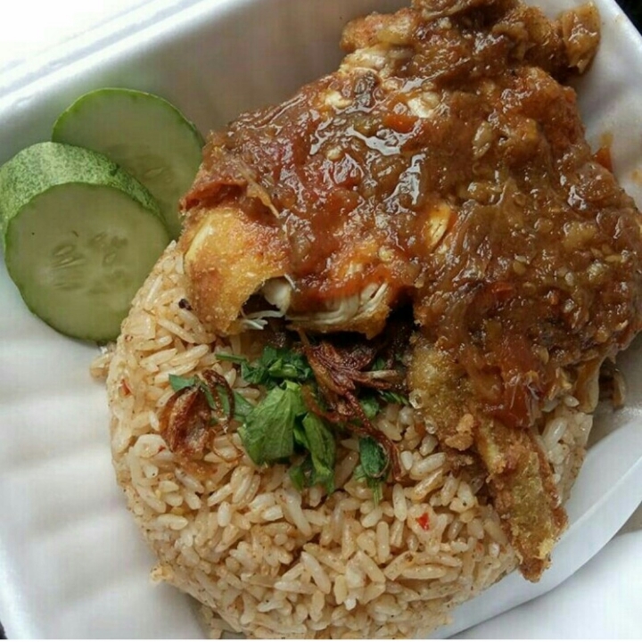 Nasi Goreng Penyet