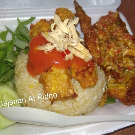 Nasi Goreng Sederhana Ayam Geprek