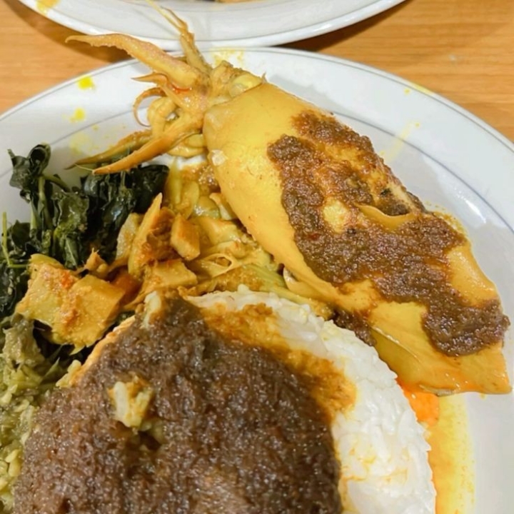 Nasi Gulai Cumi