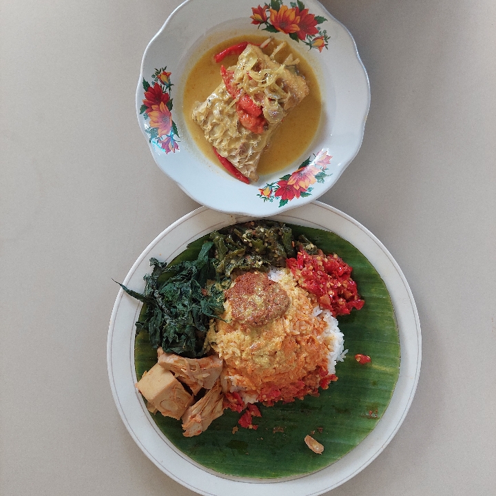 Nasi Gulai Ikan Putih