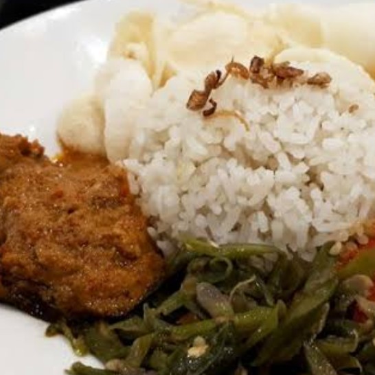 Nasi Gurih Ayam Kalasan