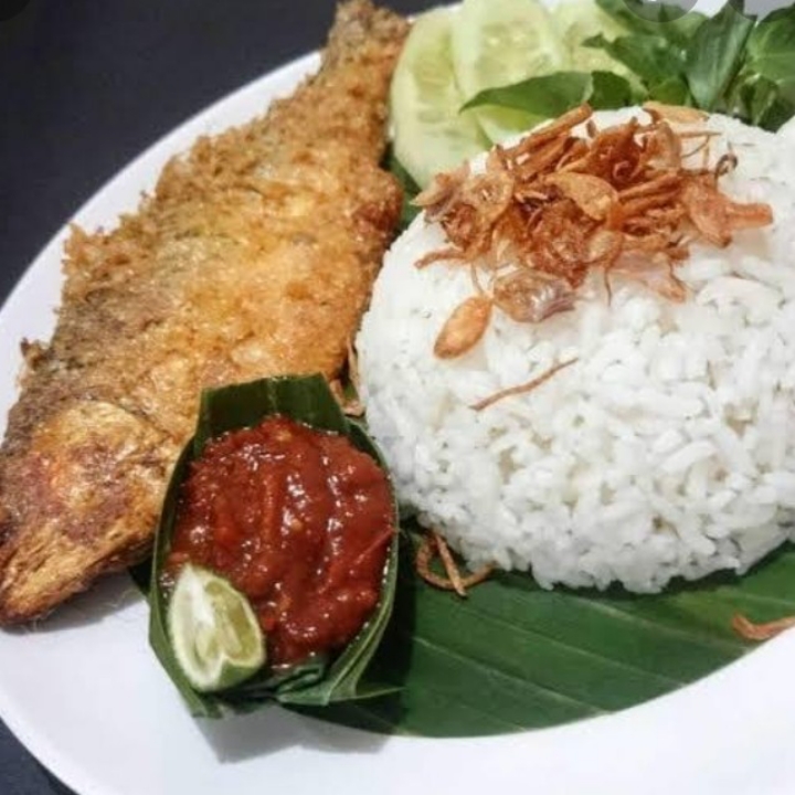 Nasi Ikan Bandeng Goreng