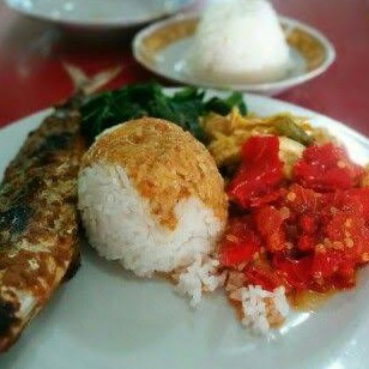 Nasi Ikan Goreng 