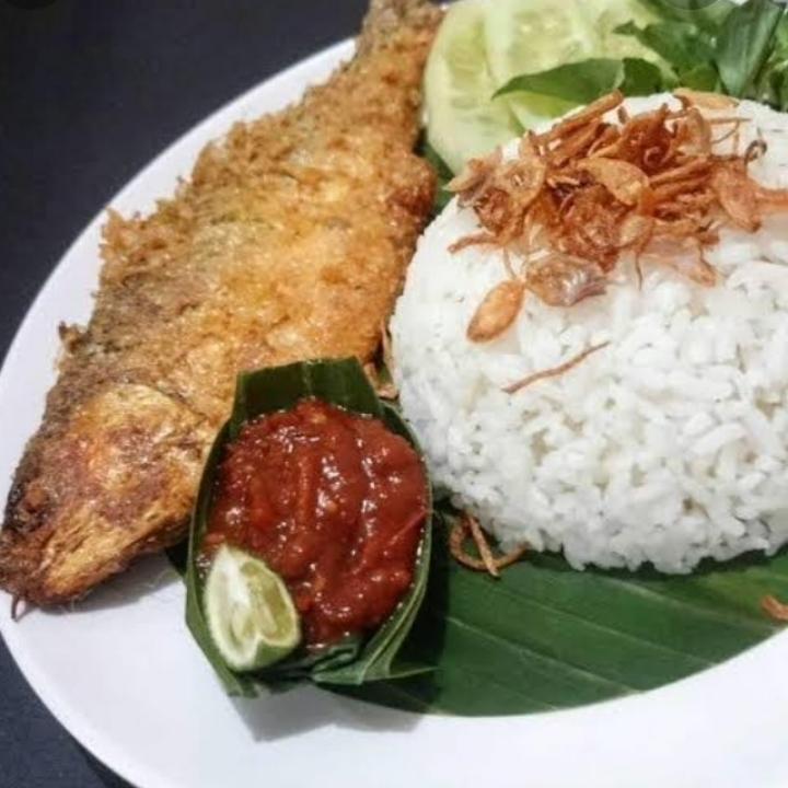 Nasi Ikan Goreng