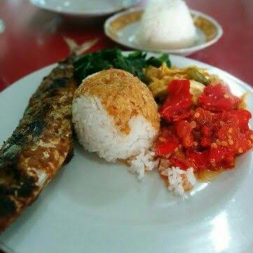 Nasi Ikan Goreng