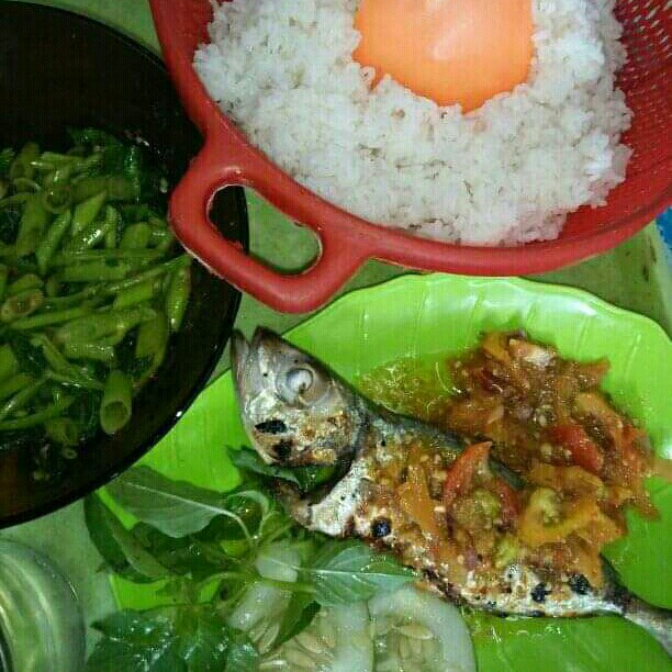 Nasi Ikan Katombo Bakar Cah Kangkung