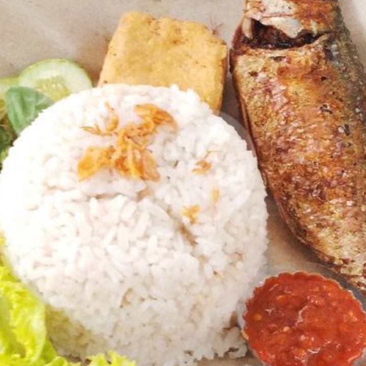 Nasi Ikan Katombo Goreng