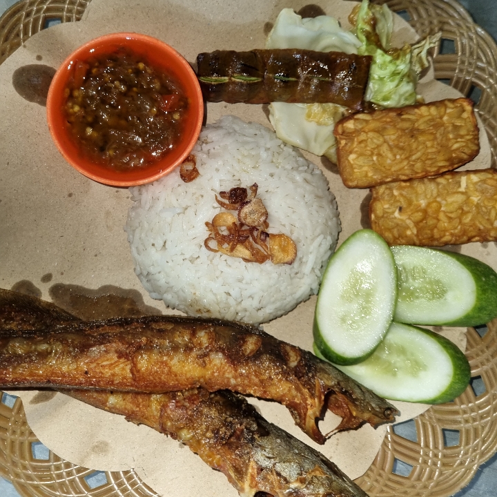 Nasi Ikan Lele