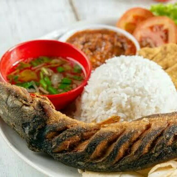 Nasi Ikan Lele