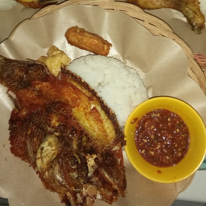 Nasi Ikan Mas Atau Nila Goreng