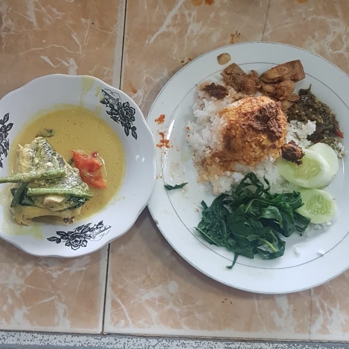 Nasi Ikan Mas Sayur Kuning