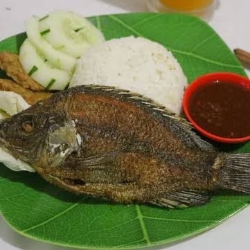 Nasi Ikan Nila Lalapan