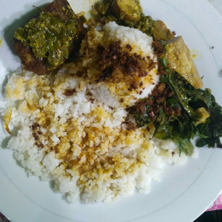 Nasi Ikan Pari