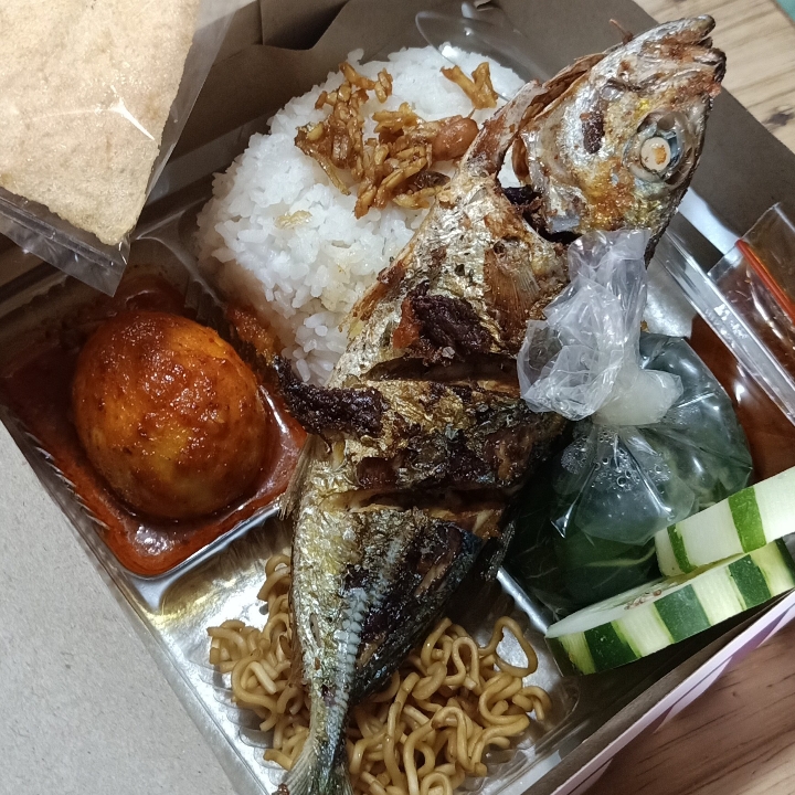 Nasi Ikan Telur