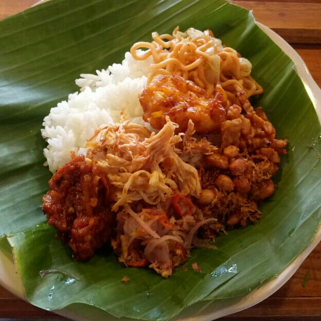 Nasi Jinggo Ayam Kapten