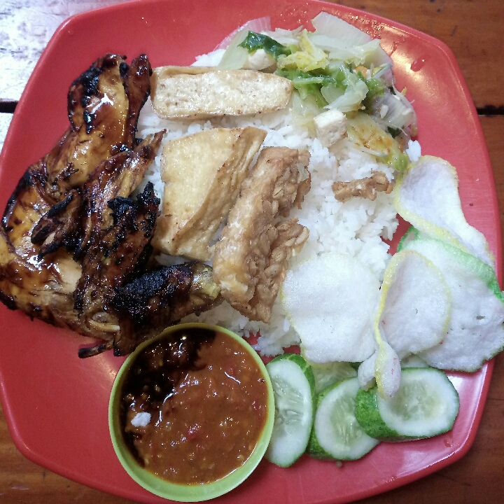 Nasi Komplit Ayam Bakar 
