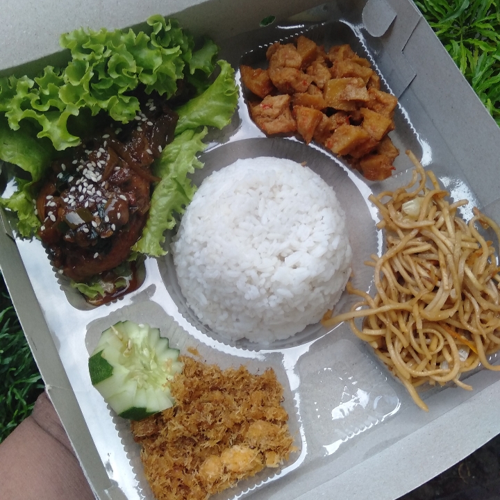 Nasi Kotak Ayam Kecap