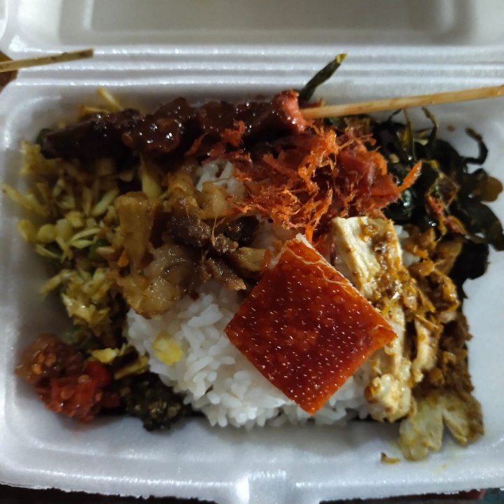 Nasi Kotak Babi Guling