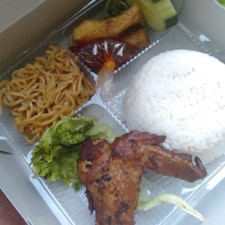 Nasi Kotak Sayap Ayam Bakar