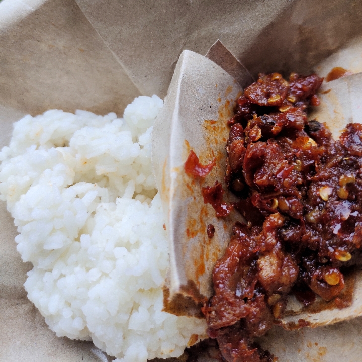 Nasi Kucing Oseng Super Pedas
