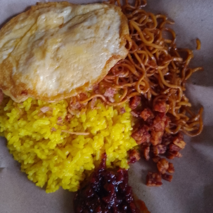 Nasi Kuning 