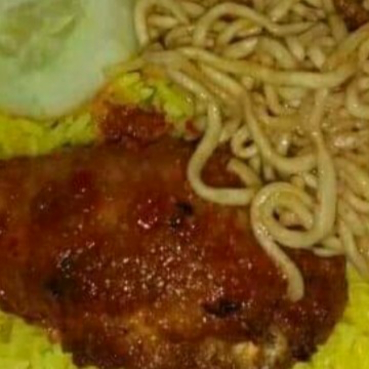 Nasi Kuning Ayam