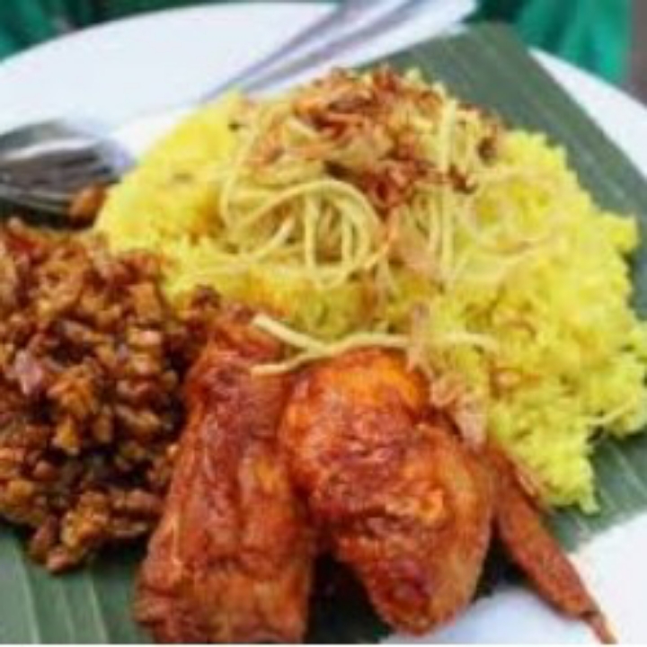 Nasi Kuning Ayam